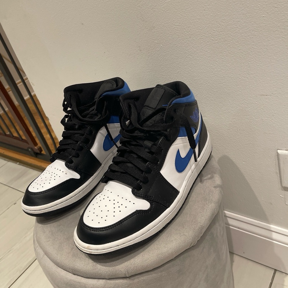 Jordan 1 mid racer blue